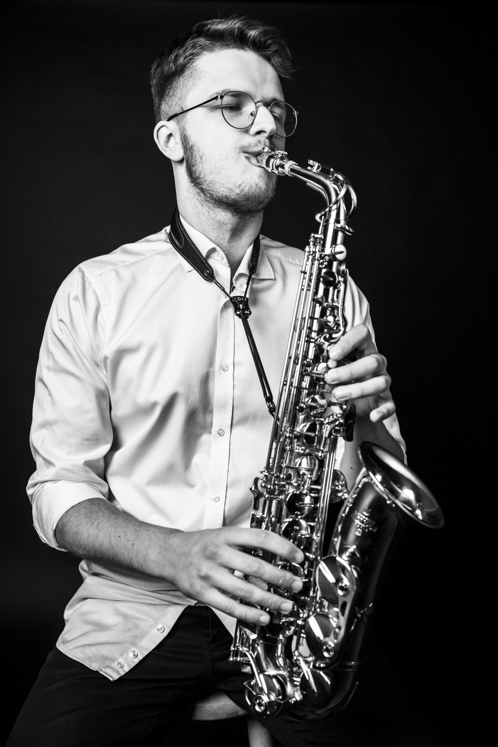 oskar sax czarno białe